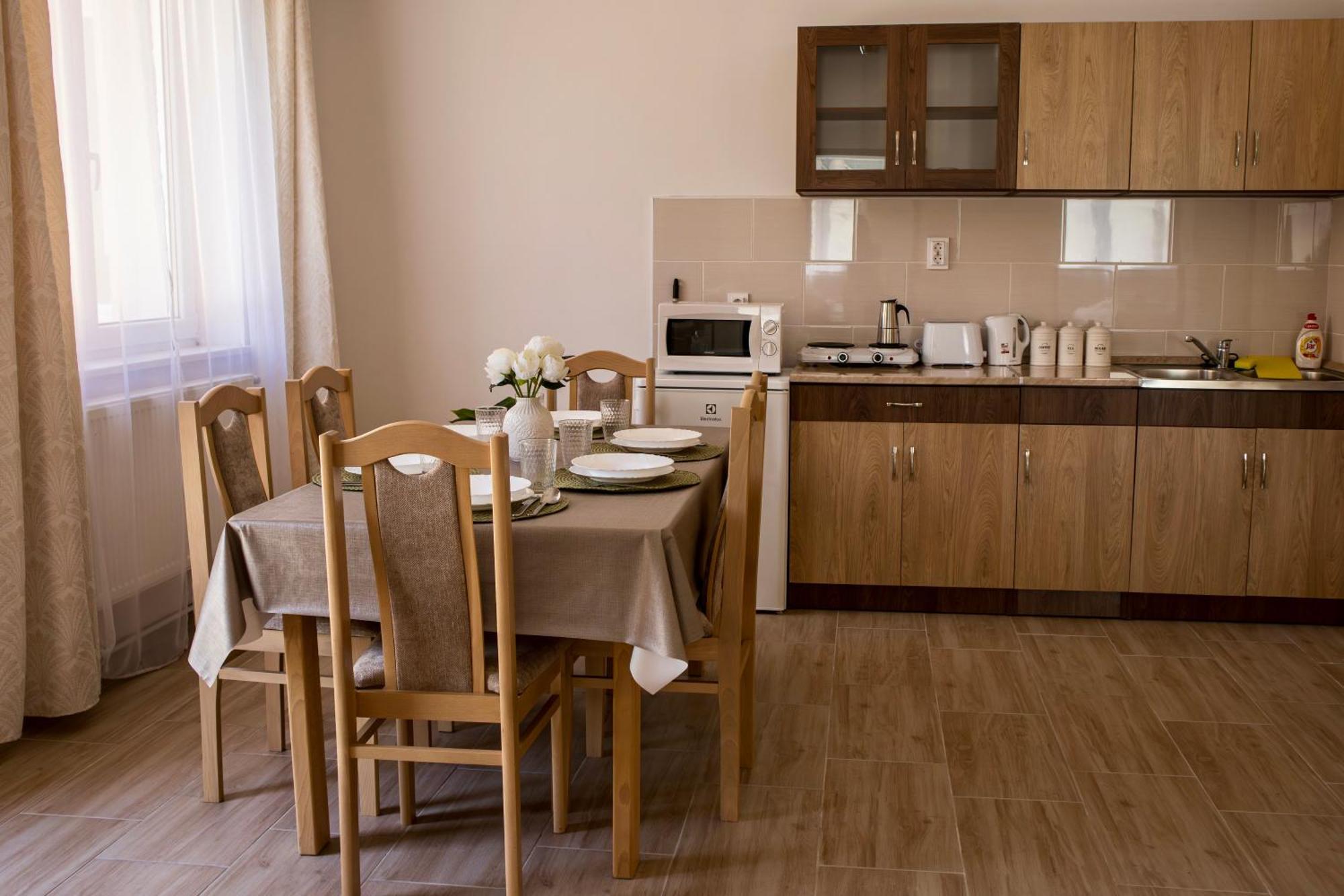 Izisz Apartman Matraterenye エクステリア 写真