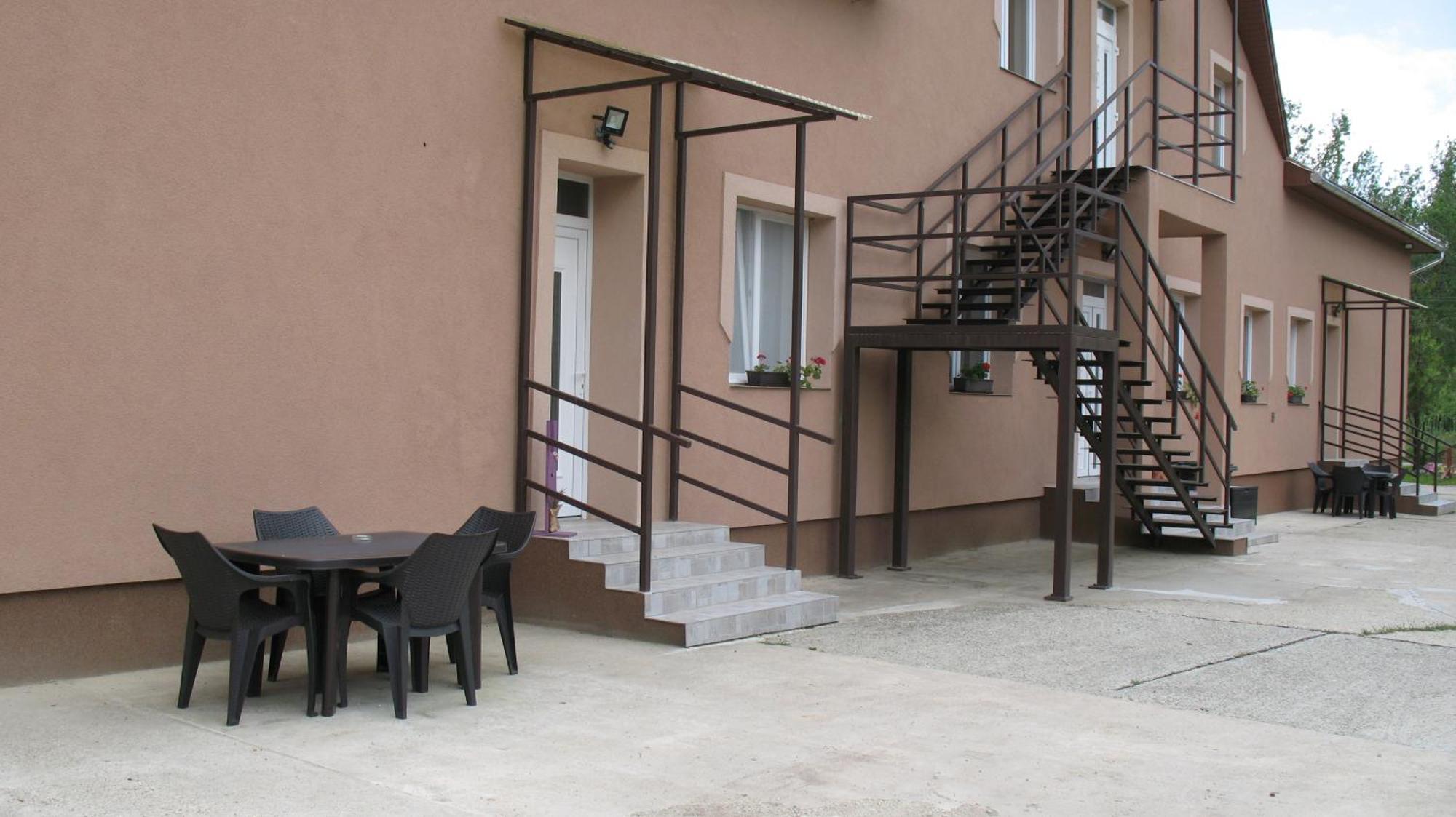 Izisz Apartman Matraterenye エクステリア 写真