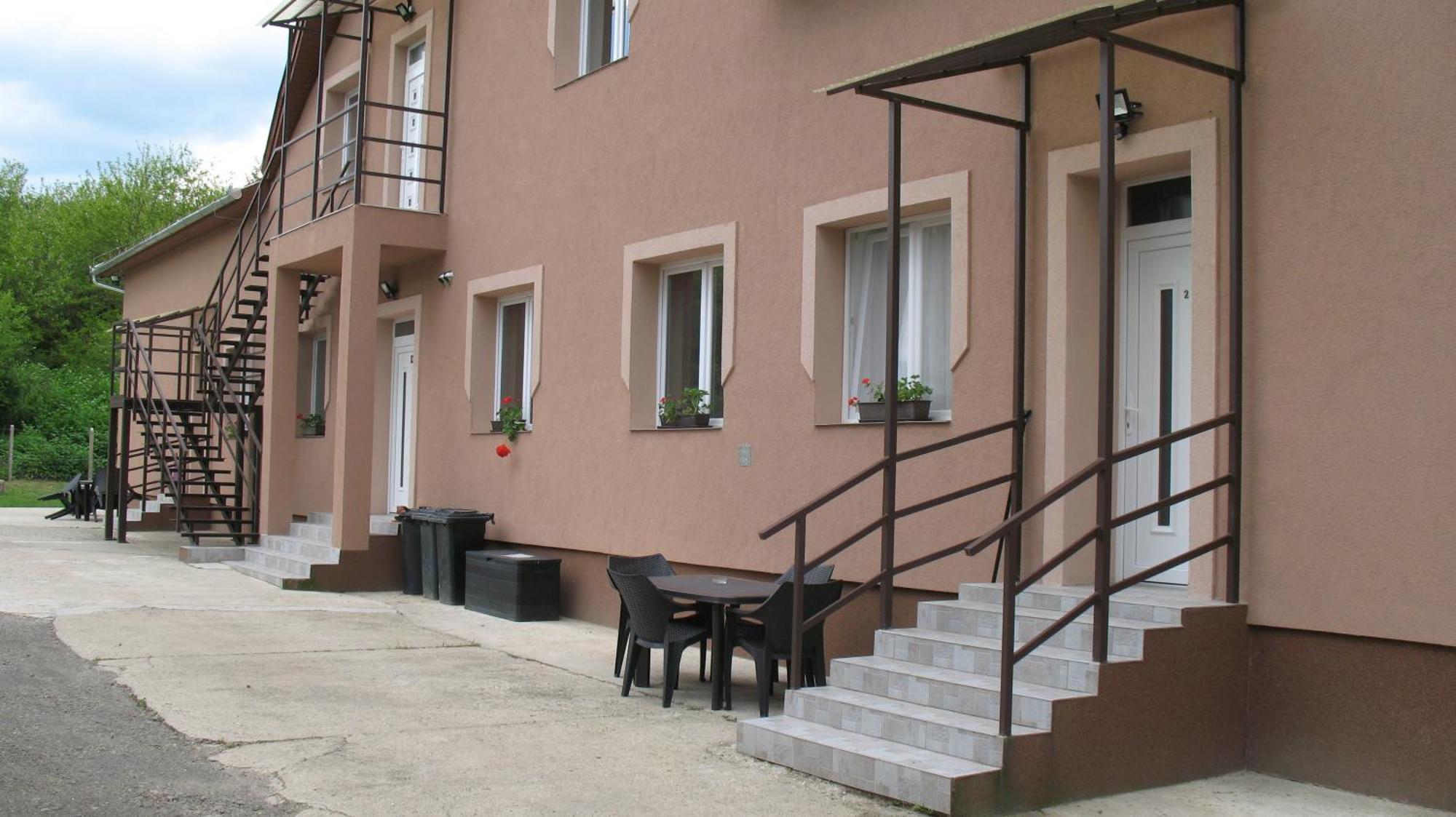 Izisz Apartman Matraterenye エクステリア 写真